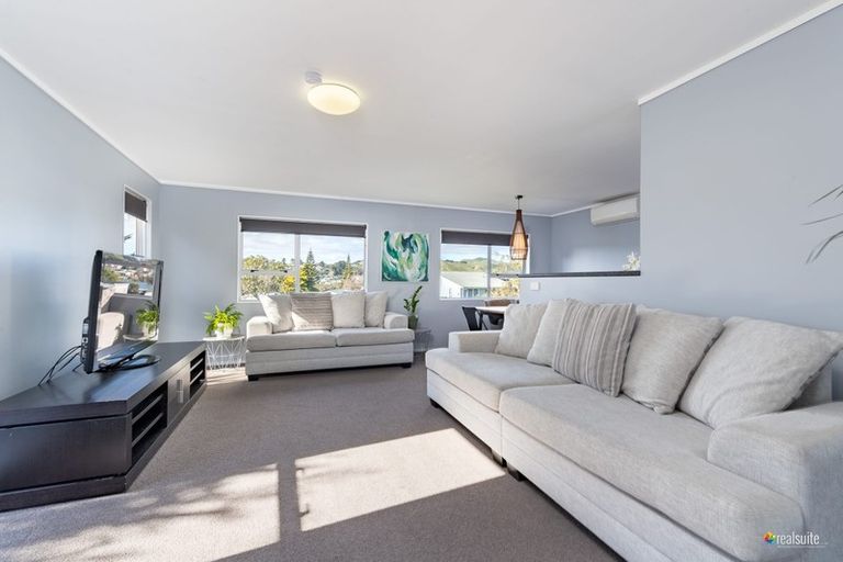 Photo of property in 59 Beaumaris Crescent, Ascot Park, Porirua, 5024