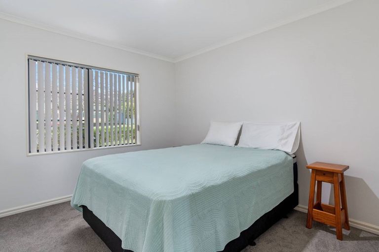 Photo of property in 1 Amberley Crescent, Bethlehem, Tauranga, 3110