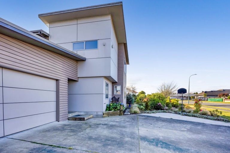 Photo of property in 17 Elizabeth Grove, Stratford, 4332