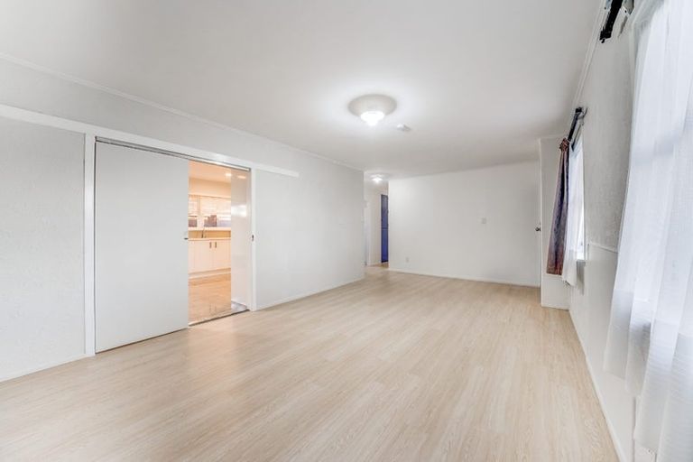 Photo of property in 38 Pinedale Place, Henderson, Auckland, 0610