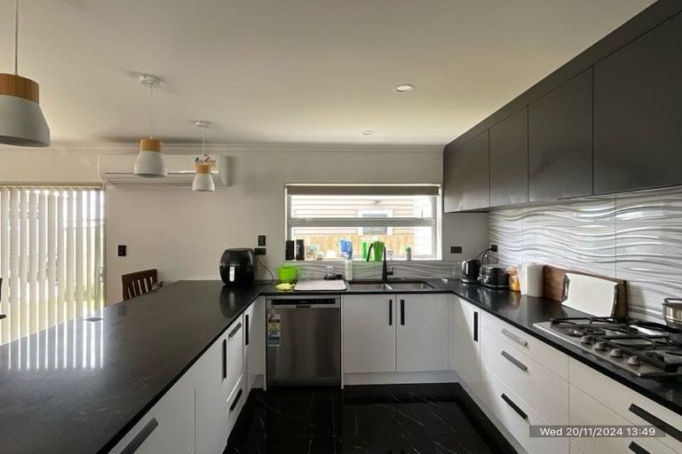 Photo of property in 2 Ambedkar Way, Pukekohe, 2120