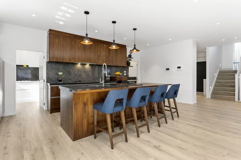 Photo of property in 9a Wolsley Avenue, Milford, Auckland, 0620