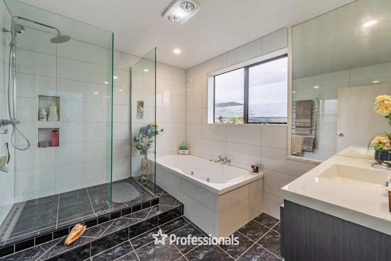 Photo of property in 1 Aldersgate Grove, Stokes Valley, Lower Hutt, 5019