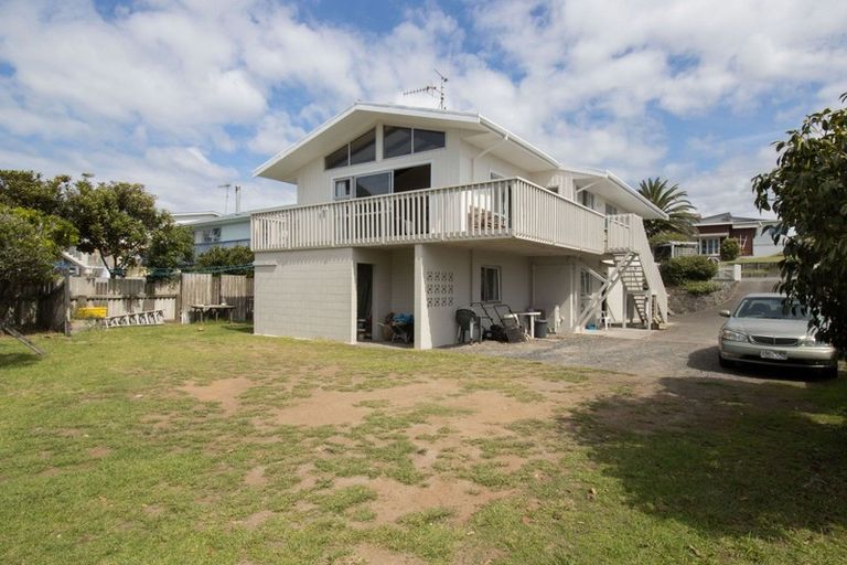 Photo of property in 207 Seaforth Road, Waihi Beach, 3611