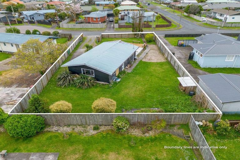 Photo of property in 22 Fenruss Street, Fairy Springs, Rotorua, 3015