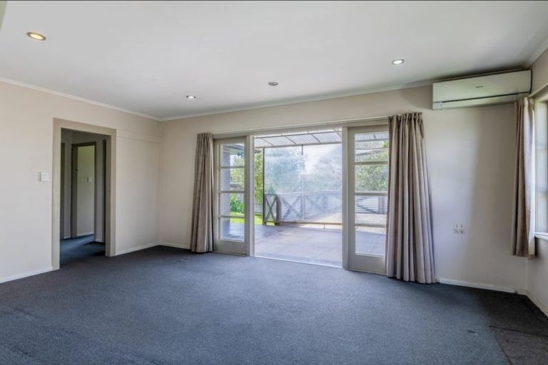 Photo of property in 51 Tirimoana Road, Te Atatu South, Auckland, 0602