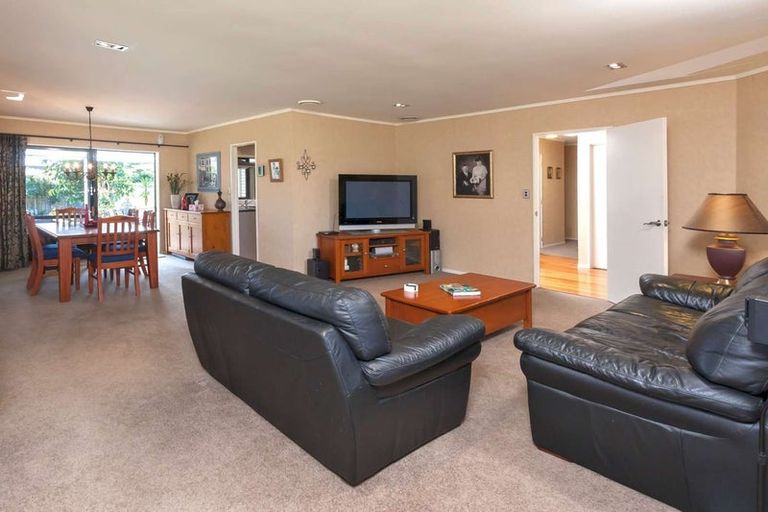 Photo of property in 32 Bob Charles Drive, Golflands, Auckland, 2013