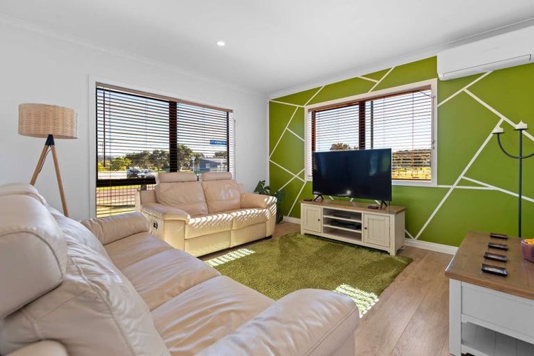 Photo of property in 150 Harbour Drive, Matarangi, Whitianga, 3592