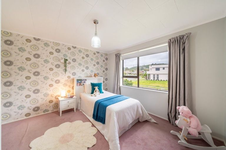 Photo of property in 32 Clearwater Terrace, Brown Owl, Upper Hutt, 5018