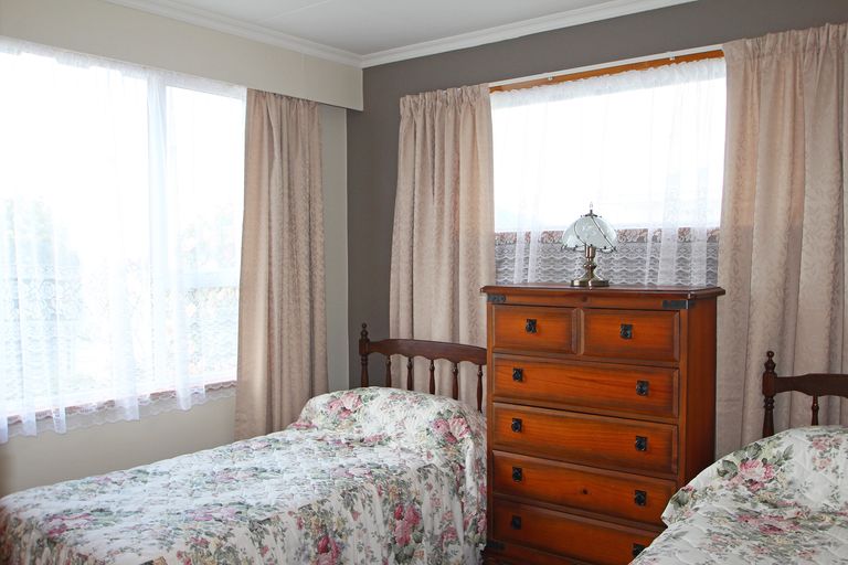 Photo of property in 7 Kenilworth Road, Oamaru North, Oamaru, 9400