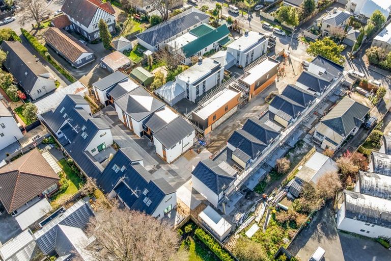 Photo of property in 2/130 Holly Road, St Albans, Christchurch, 8014