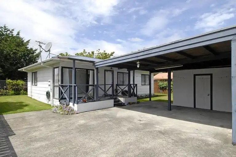 Photo of property in 2/70 Kelvin Road, Papakura, 2110