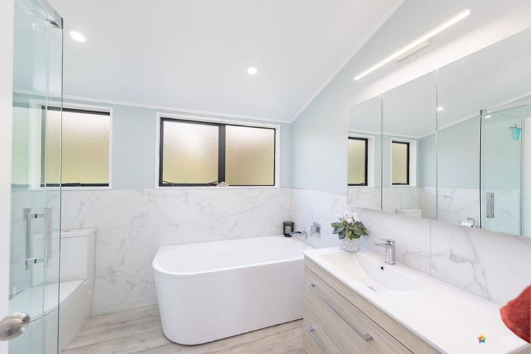 Photo of property in 224 Katherine Mansfield Drive, Whitemans Valley, Upper Hutt, 5371