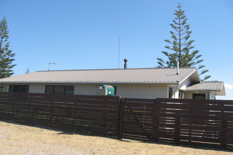 Photo of property in 688 Pukehina Parade, Pukehina, Te Puke, 3189