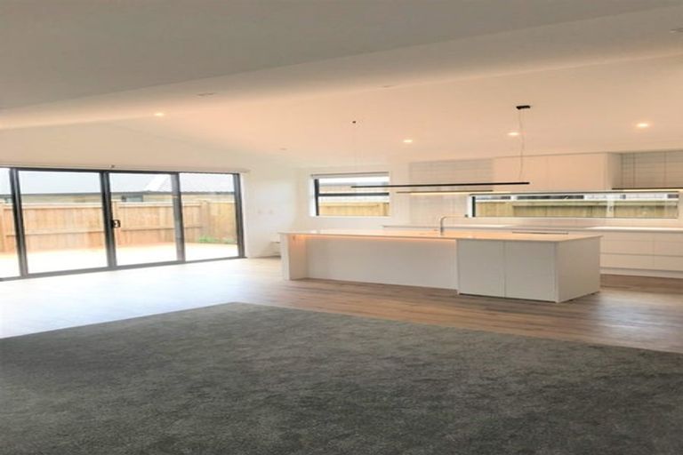 Photo of property in 18 Mida Close, Papamoa Beach, Papamoa, 3118