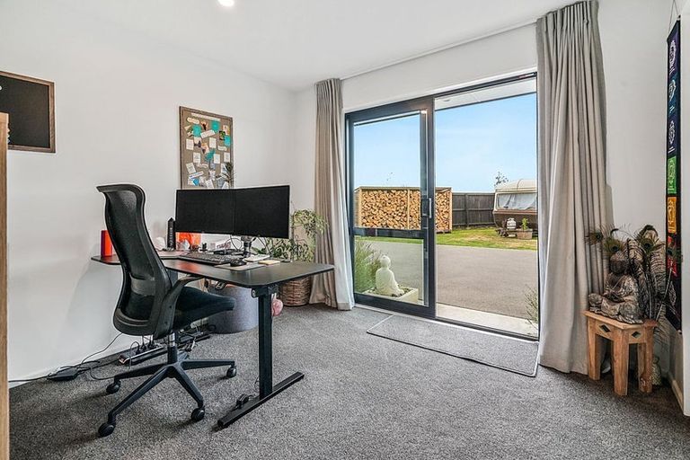 Photo of property in 81 Kingsdowne Drive, West Melton, 7618