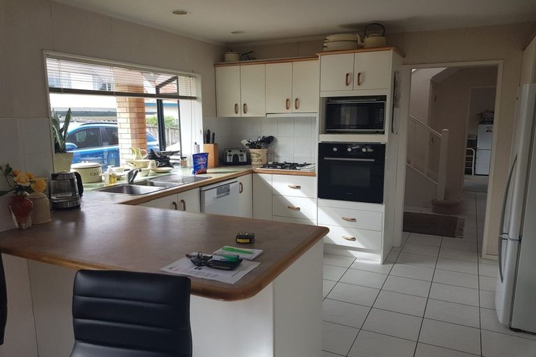 Photo of property in 8 Dunn Place, Farm Cove, Auckland, 2010