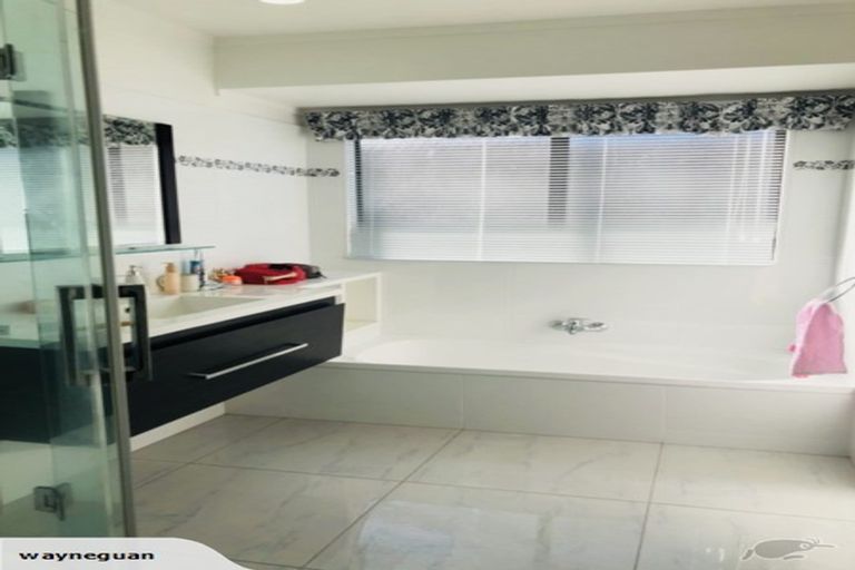 Photo of property in 16 Bob Charles Drive, Golflands, Auckland, 2013