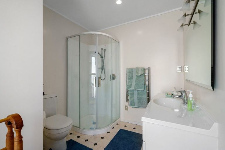 Photo of property in 1 Longfellow Street, Leamington, Cambridge, 3432