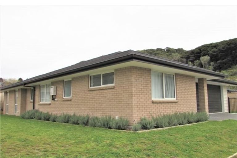 Photo of property in 26 Mooring Close, Whitby, Porirua, 5024