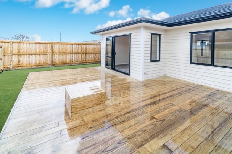 Photo of property in 16 Rauaruhe Road, Karaka, Papakura, 2113