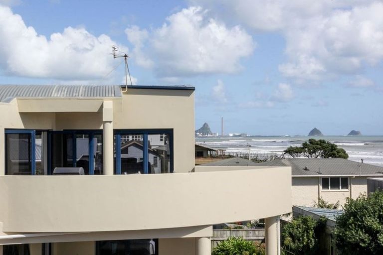 Photo of property in 19 Hamblyn Street, Strandon, New Plymouth, 4312