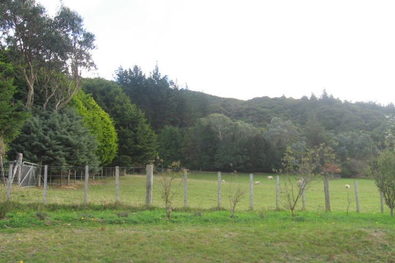 Photo of property in 69 Crowther Road, Wainuiomata, 5373