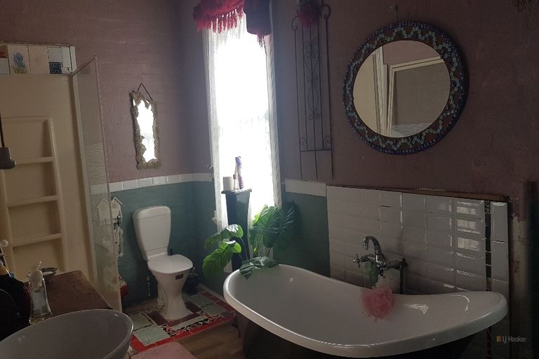 Photo of property in 14 Exeter Street, Waimate, 7924