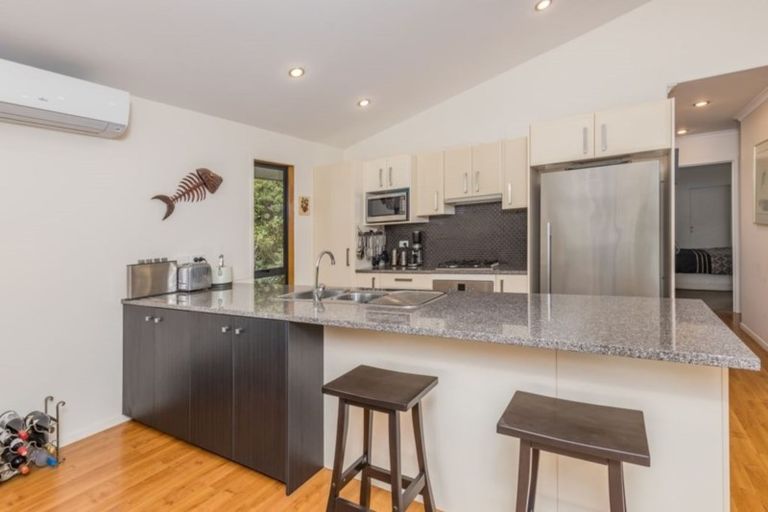 Photo of property in 13 Edkins Road, Kerikeri, 0230