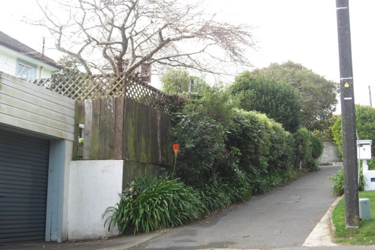 Photo of property in 7 Pine Terrace, Karori, Wellington, 6012