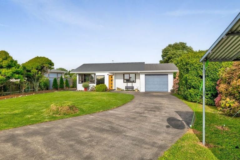 Photo of property in 16 Ponderosa Place, Opunake, 4616