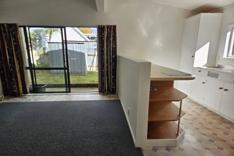 Photo of property in 41 Weston Avenue, Roslyn, Palmerston North, 4414