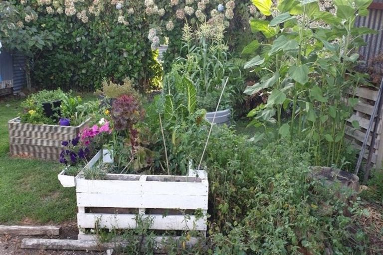 Photo of property in 28 Hadfield Street, Patea, 4520