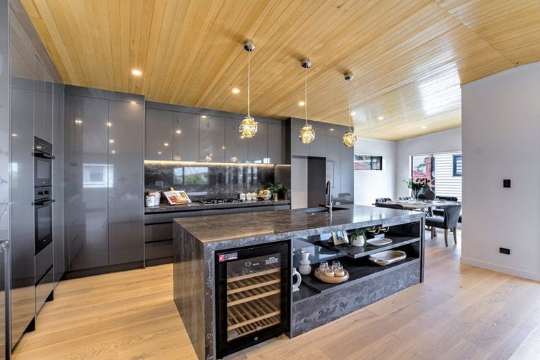 Photo of property in 3b Pine Ridge Terrace, Waikanae Beach, Waikanae, 5036