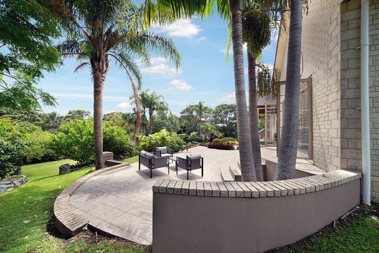 Photo of property in 3 Napuka Road, Henderson Valley, Auckland, 0612