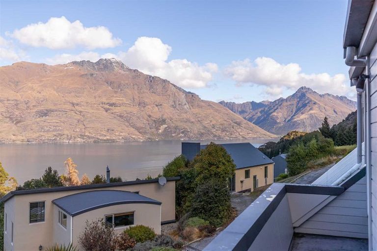 Photo of property in 17 Arawata Terrace, Fernhill, Queenstown, 9300