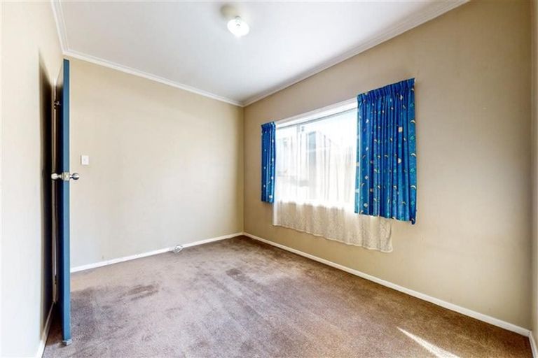 Photo of property in 2/13 Faulke Avenue, Wainuiomata, Lower Hutt, 5014