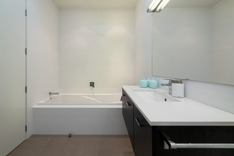 Photo of property in 103a Kowhai Road, Mairangi Bay, Auckland, 0630