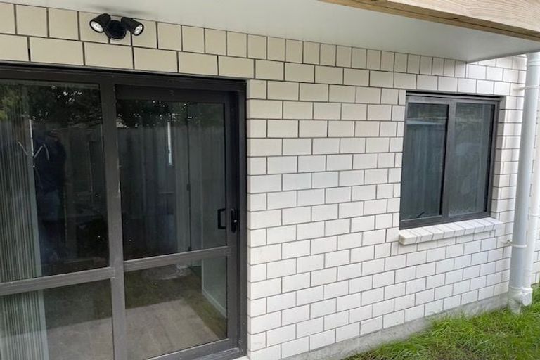 Photo of property in 3 Edwards Avenue, Henderson, Auckland, 0610