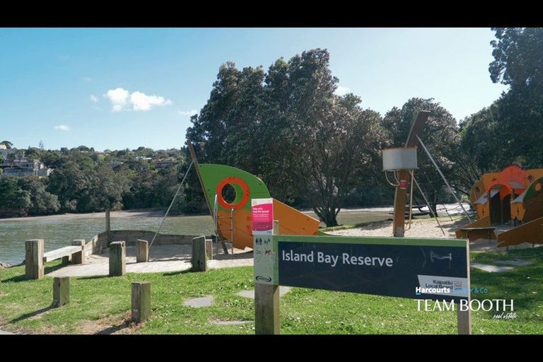 Photo of property in 2/22 Rangatira Road, Birkenhead, Auckland, 0626