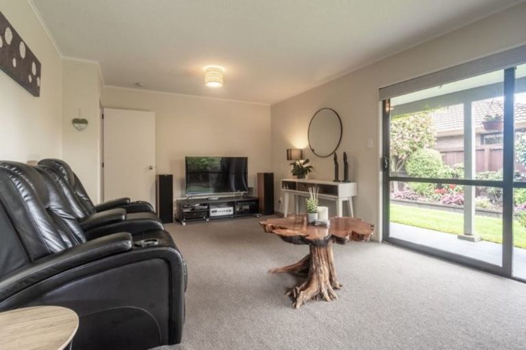 Photo of property in 5 Exton Street, Redwood, Christchurch, 8051