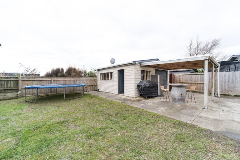 Photo of property in 11 Paradise Place, Milson, Palmerston North, 4414