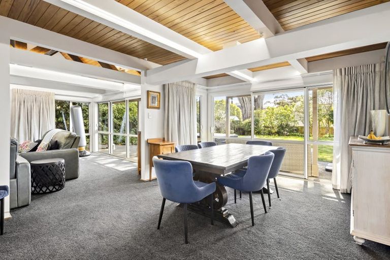 Photo of property in 14 Halswater Drive, Churton Park, Wellington, 6037