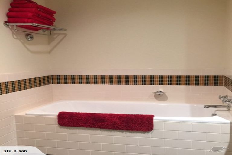 Photo of property in The Heritage Hotel Apartments, 604/35 Hobson Street, Auckland Central, Auckland, 1010