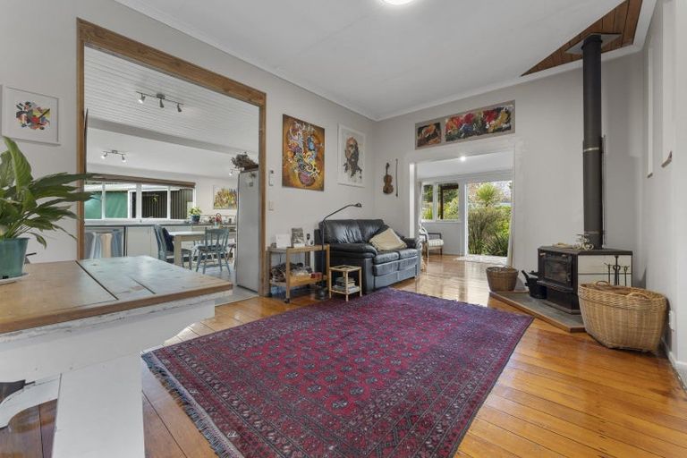 Photo of property in 36 Muhunoa Road West, Ohau, Levin, 5570