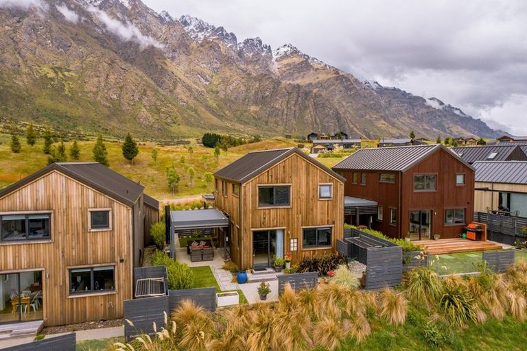 Photo of property in 35 Double Cone Road, Jacks Point, Queenstown, 9371