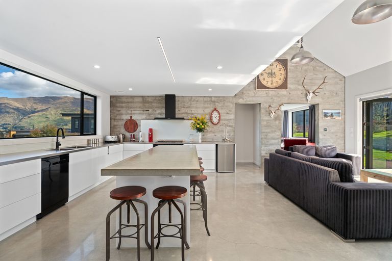 Photo of property in 5 Mills Road, Wanaka, 9305