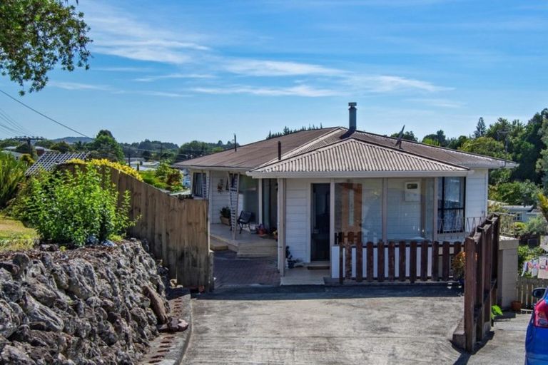 Photo of property in 12 Mcmillan Avenue, Te Kamo, Whangarei, 0112