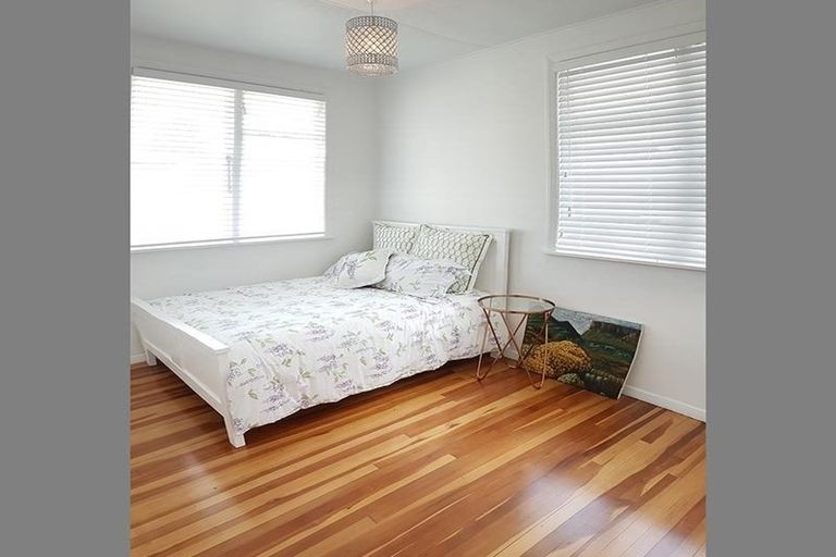 Photo of property in 11 Windrush Close, Mangere, Auckland, 2022