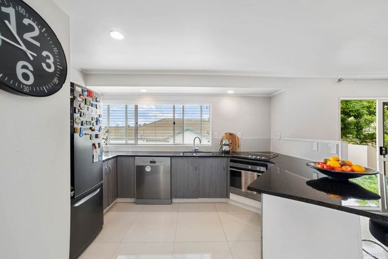 Photo of property in 3 Carnmore Place, Torbay, Auckland, 0630